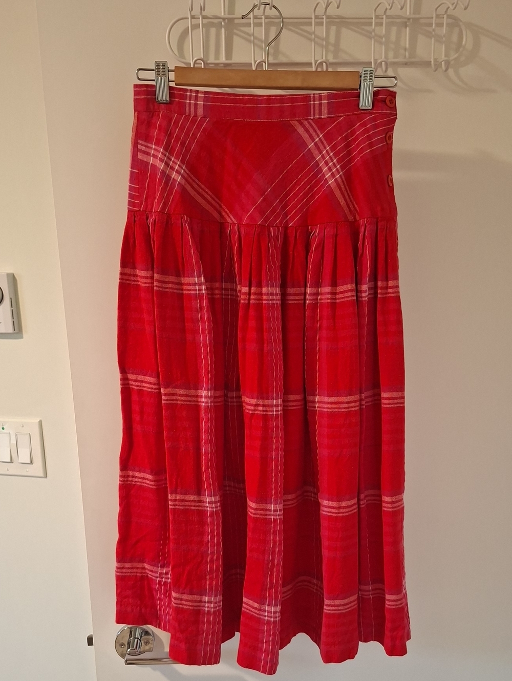 Vintage Red & White Plaid Dropped Waist Midi Circle Skirt (Size US 26/US 2/XS)